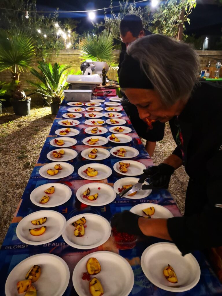 impiattamento pesche al barbecue